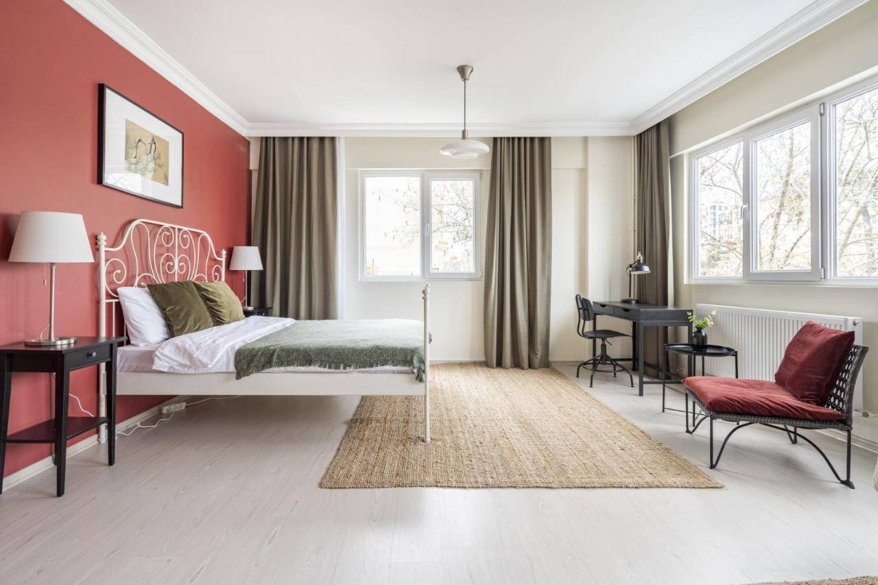 Ferienwohnung Modern Flat With Balcony On Bagdat Street Istanbul Exterior foto